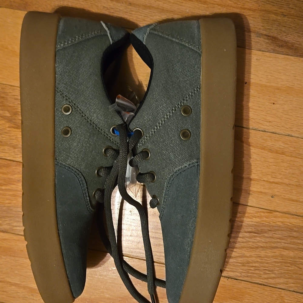 NWT Men's AREth PLUG Skate Shoes. Colors Greyish Green & Gum.Come in Var Sizes - Picture 9 of 10